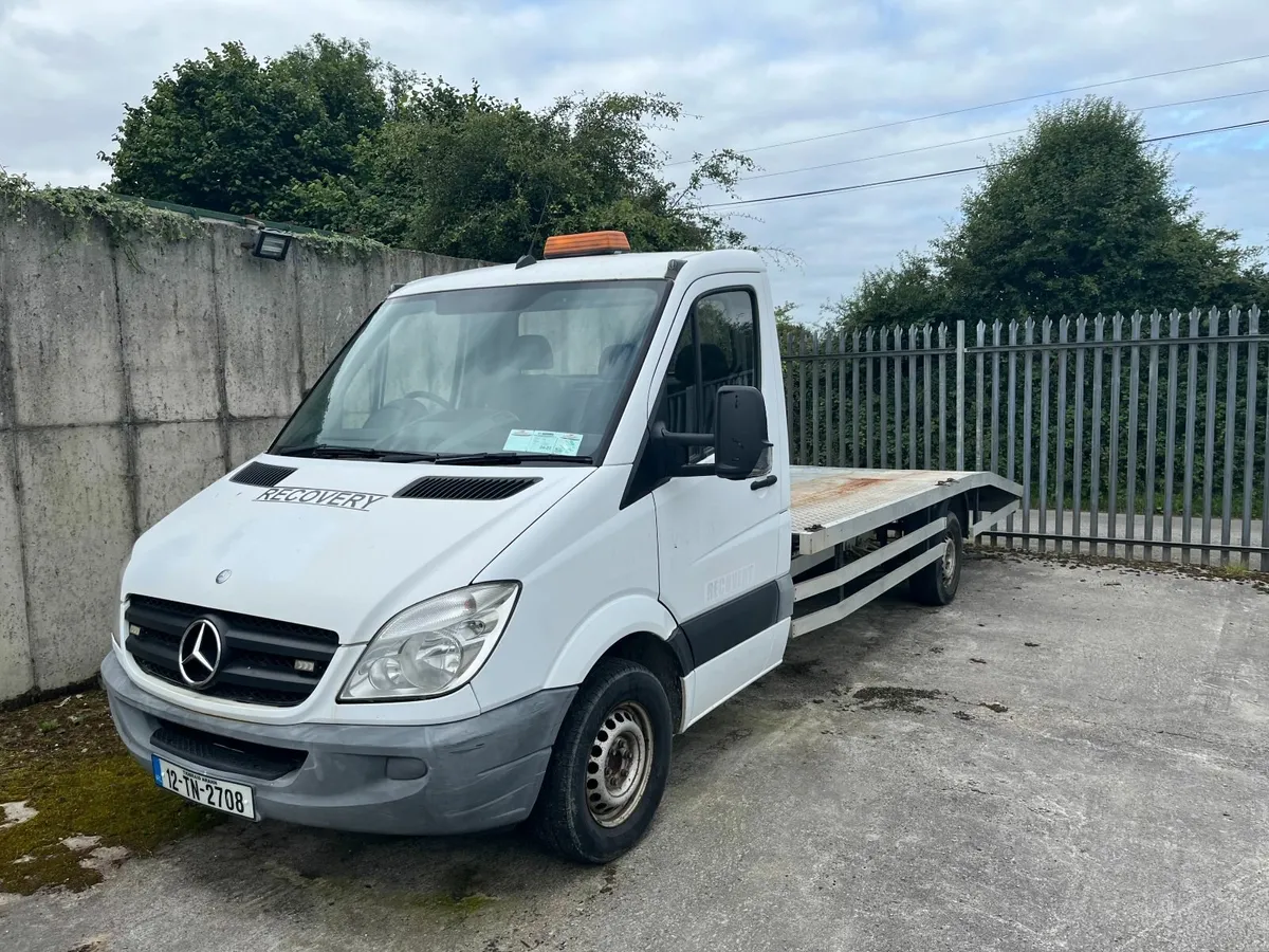 Mercedes-Benz Sprinter Recovery truck - Image 1
