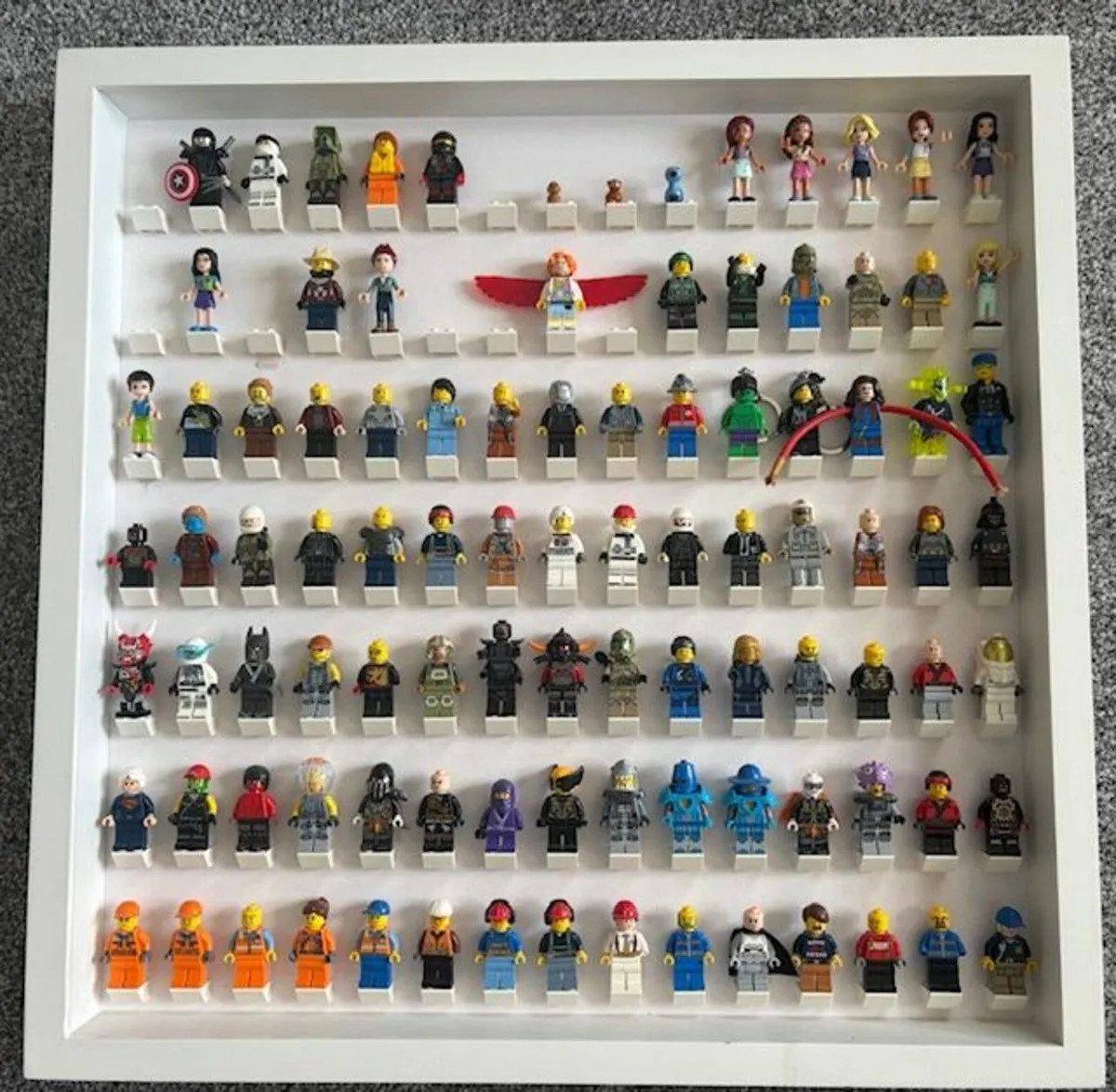 White Large Display Frame for Lego® Minifigures - Image 1