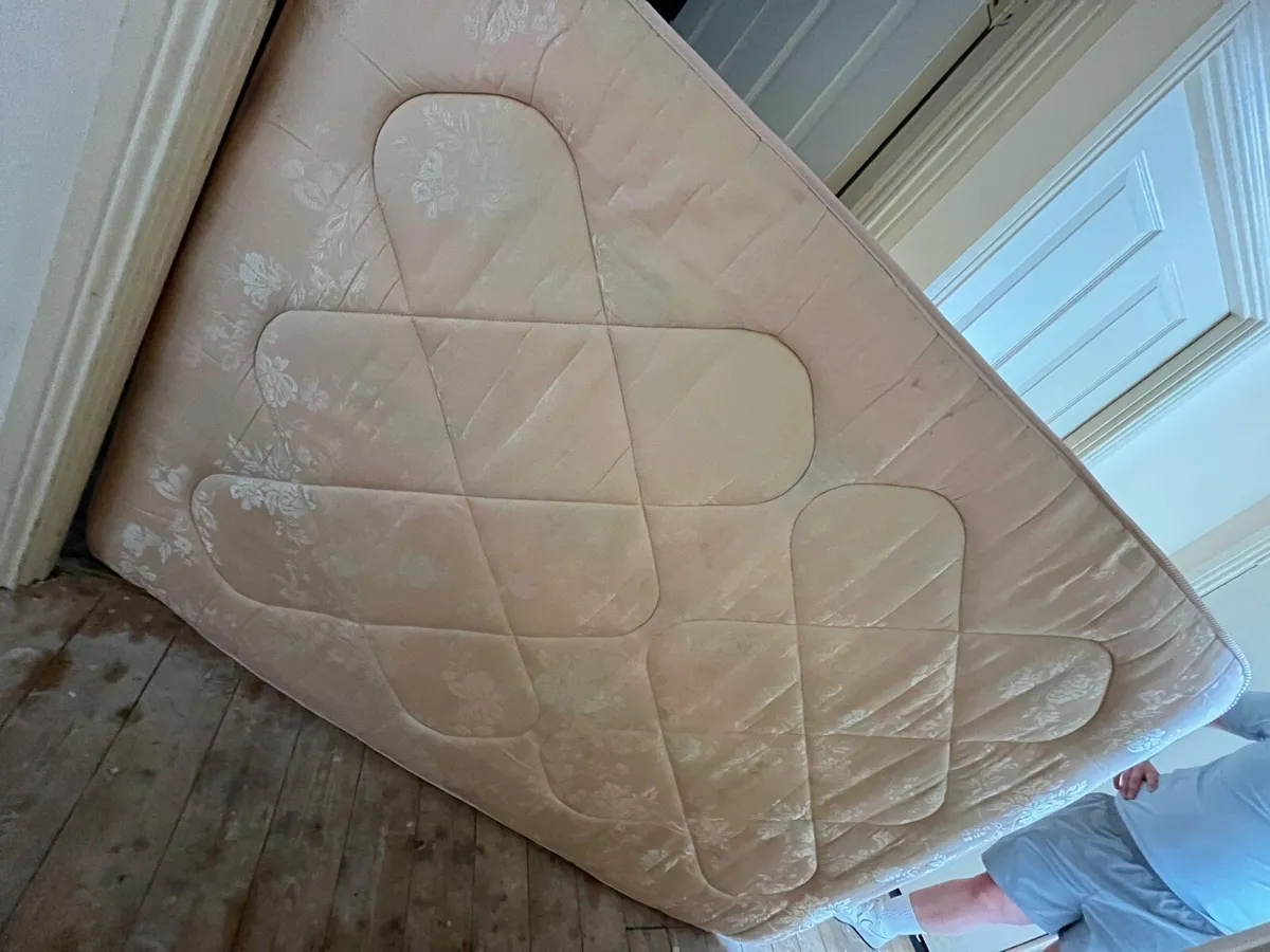 Bed & Mattress - Image 2