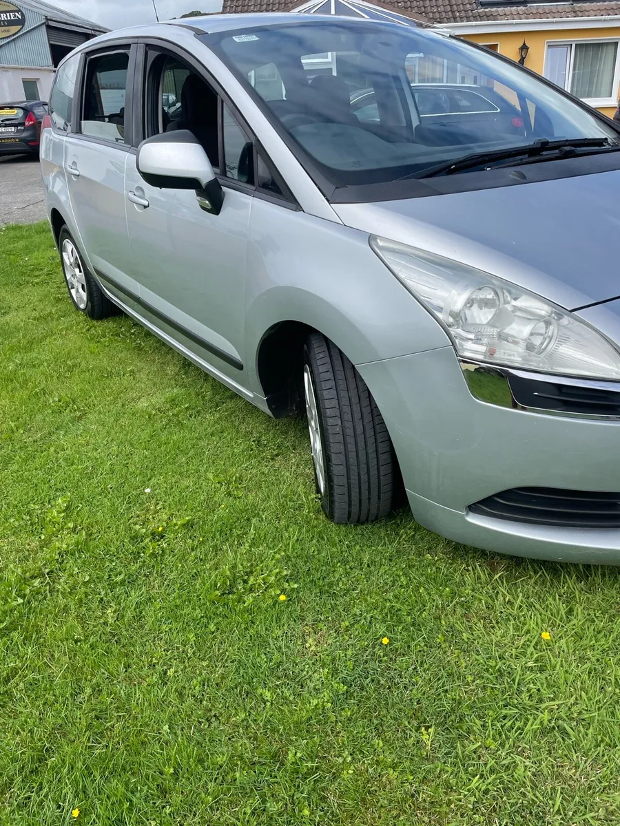 Peugeot 5008 - Image 2