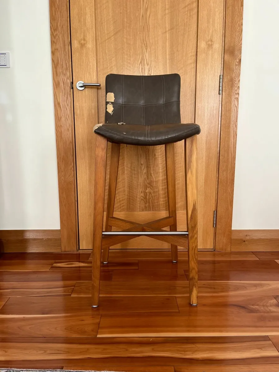 2 x Oak Bar Counter Stools - Image 1