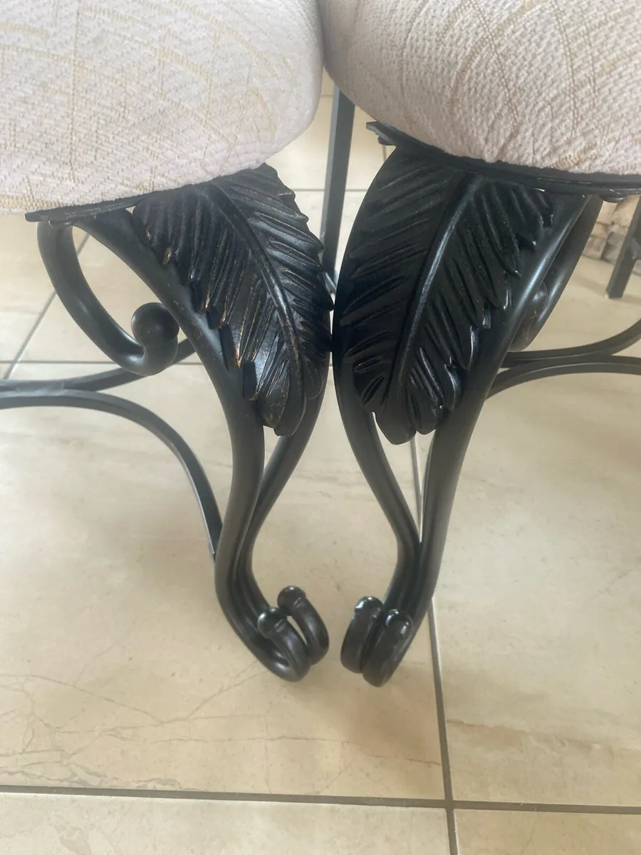 2 chairs - Image 2