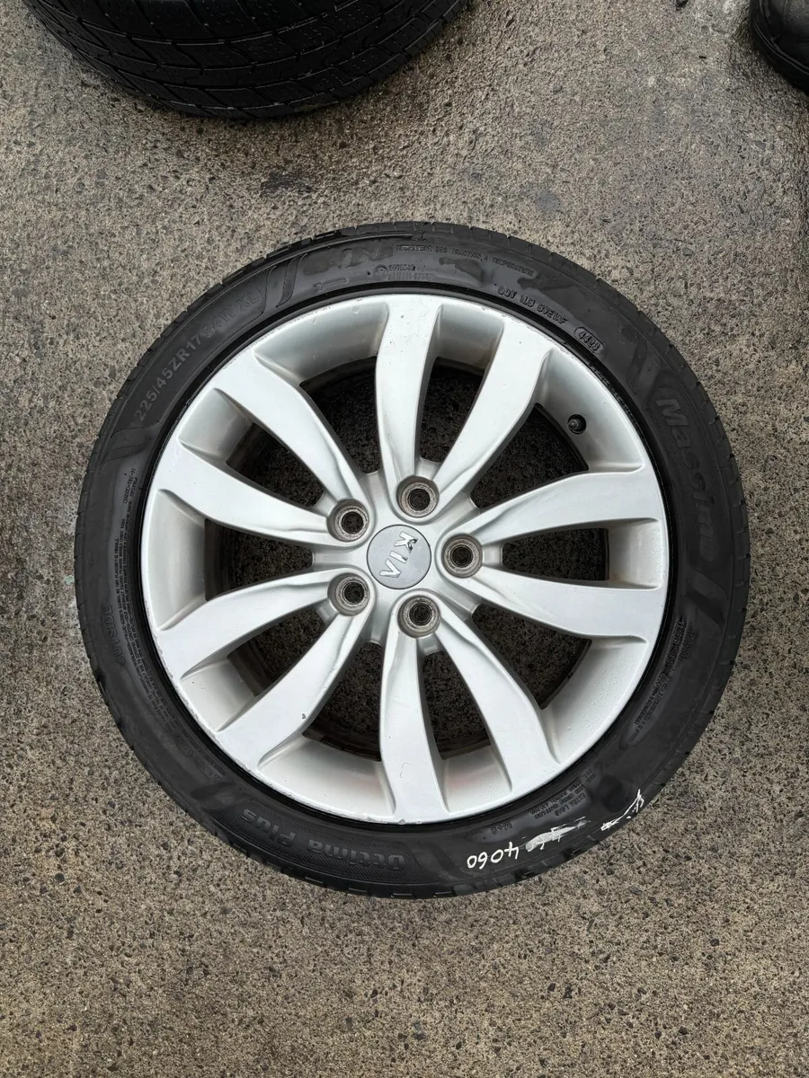 KIA CARENS 17" ALLOY WHEELS - Image 2