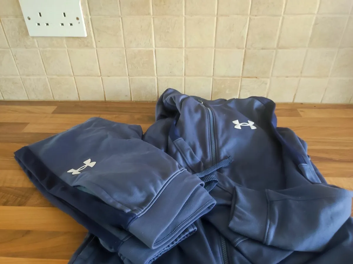 Boy's tracksuits - Image 1