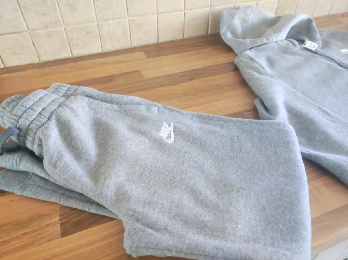 Boy's tracksuits - Image 2