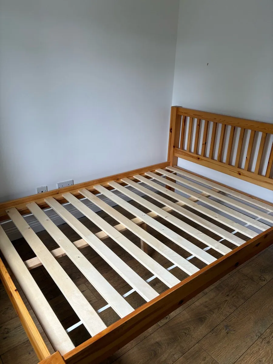 4’6 pine bed - no charge - Image 2