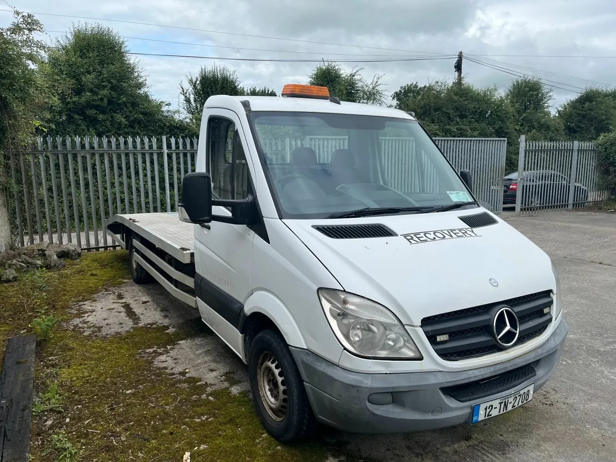Mercedes-Benz Sprinter Recovery truck - Image 2
