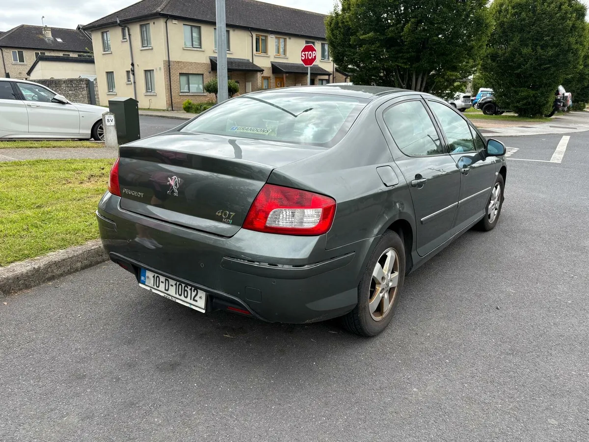 Car - Image 2