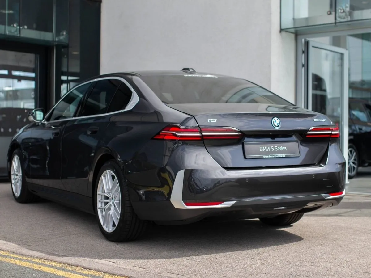 BMW i5 Edrive40 Sport Edition Saloon - Image 2