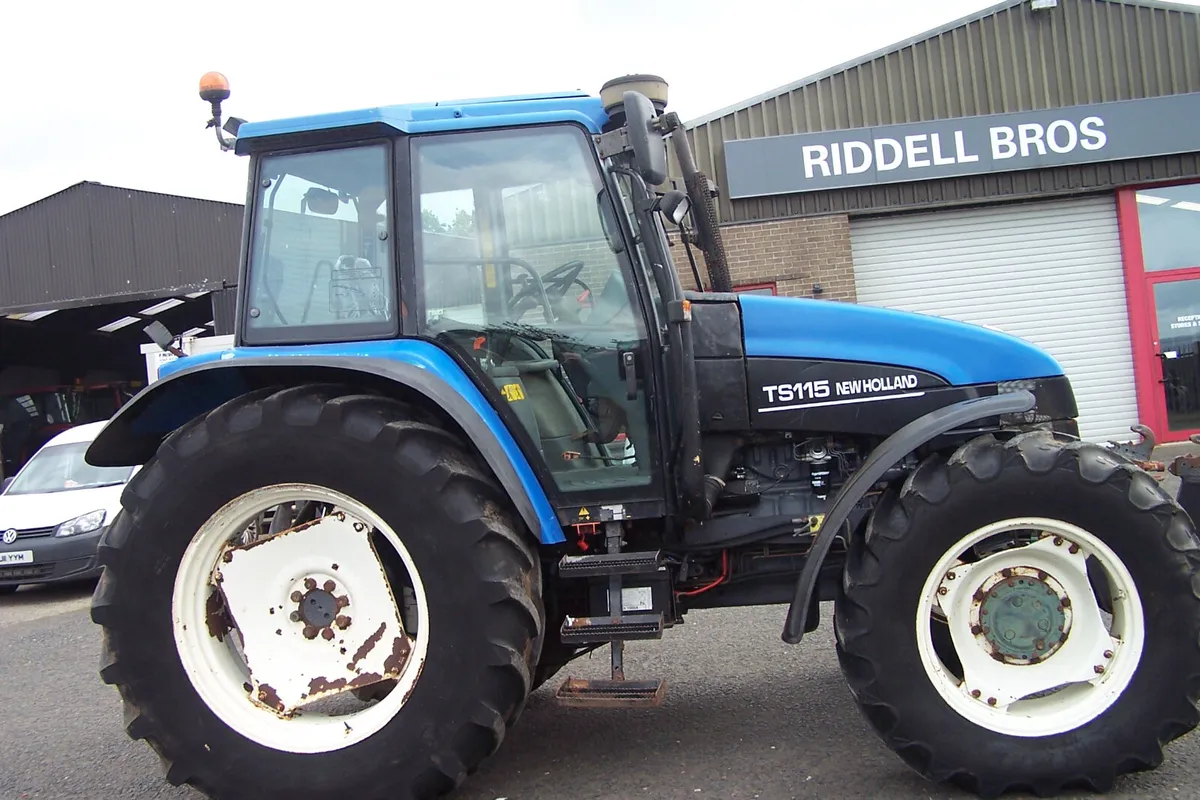 2001 New Holland TS115 - Image 1