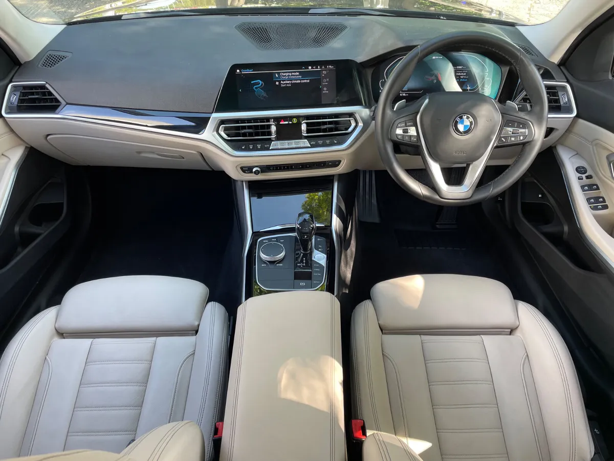 330E - AUTO SPORT-HEATED LEATHER-140TAX-APPLE PLAY - Image 3