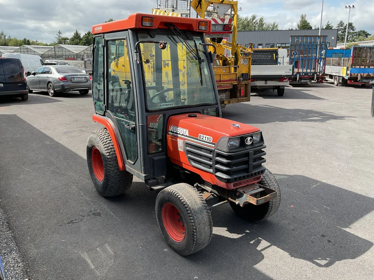 Kubota B2110 4 Wd Tractor For Auction - Image 2
