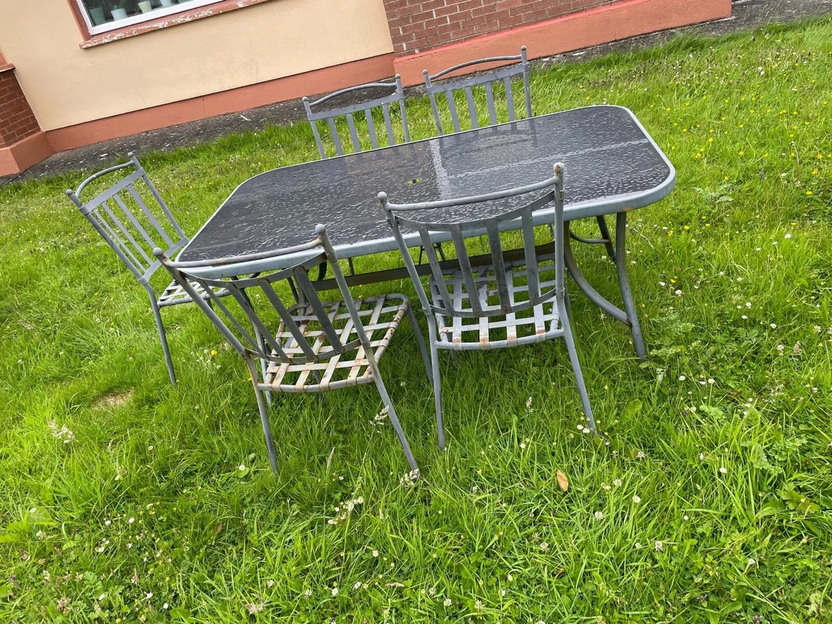 Garden table + 5 chairs set - Image 1
