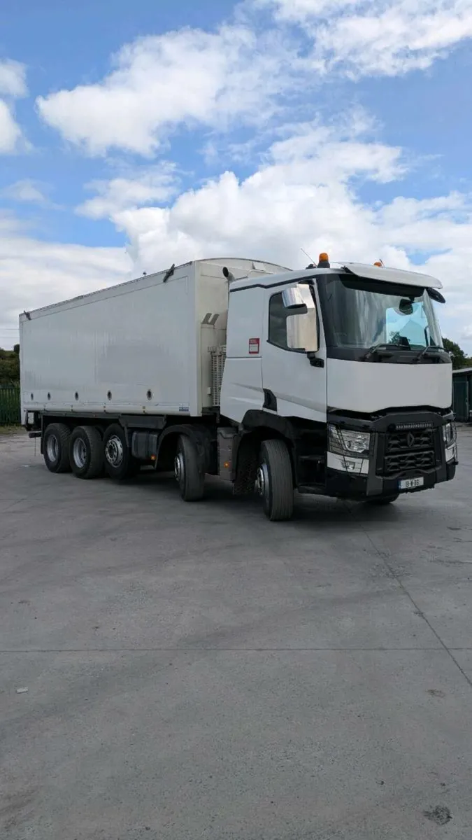 Renault C430 10x4 meal blower - Image 1