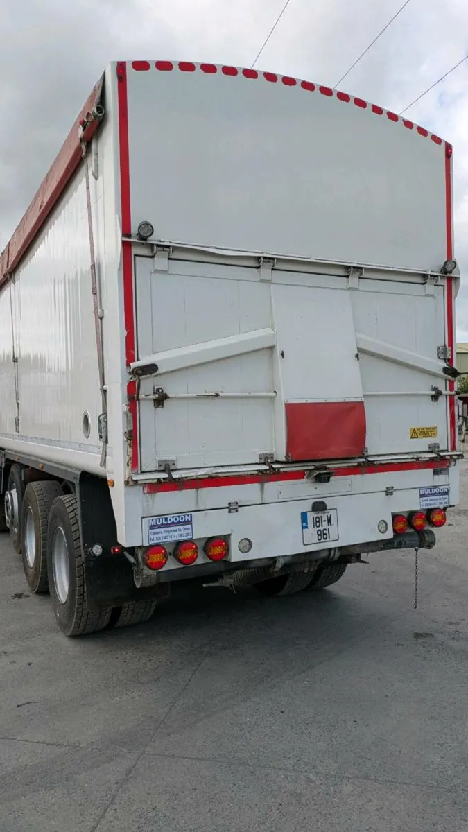 Renault C430 10x4 meal blower - Image 4