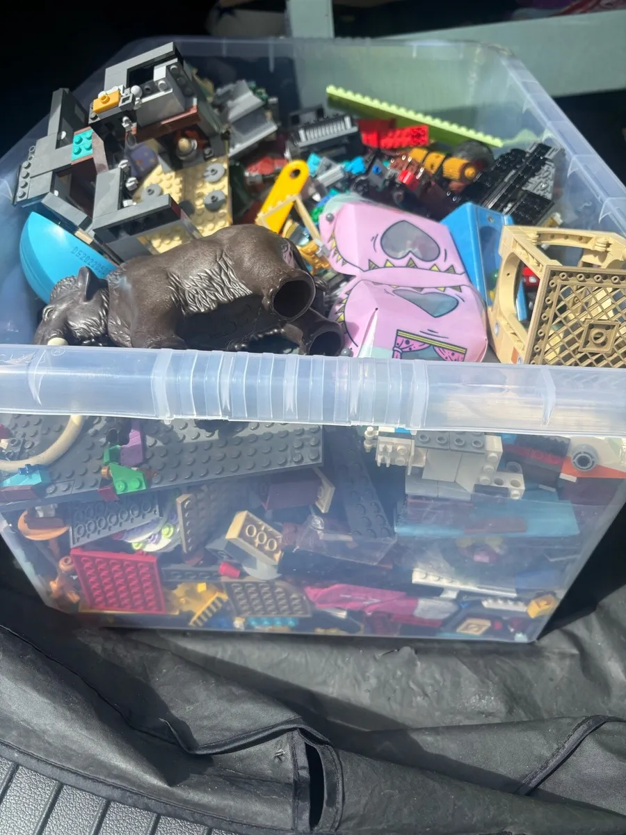 Massive box of Lego - Image 1