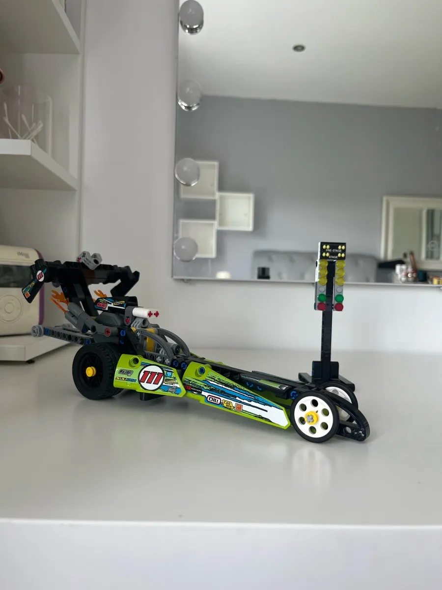 Lego Creator Race Car with traffic lights - Image 1