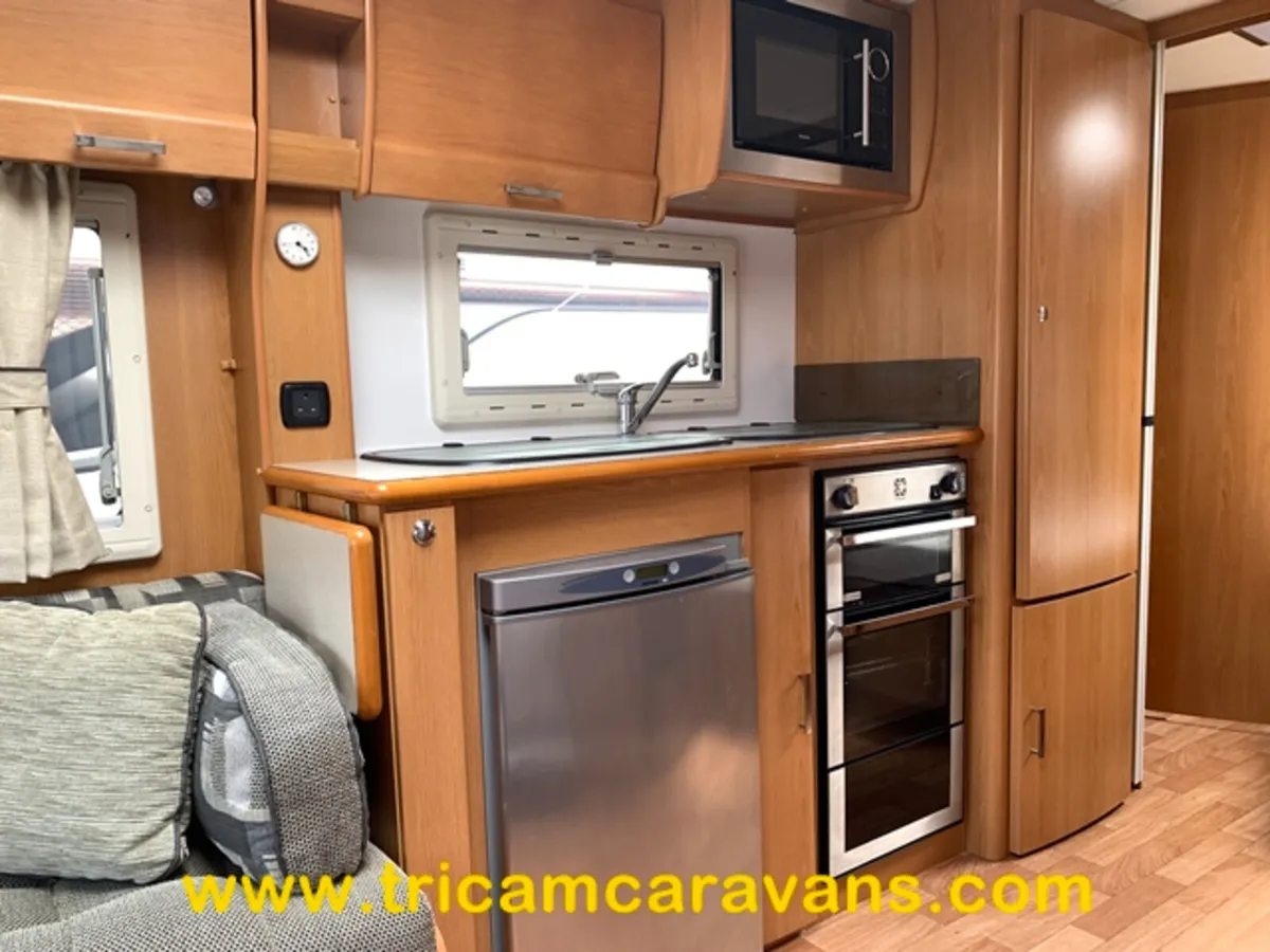 2009 Compass Rallye 544/4, Fixed Bed - Image 4