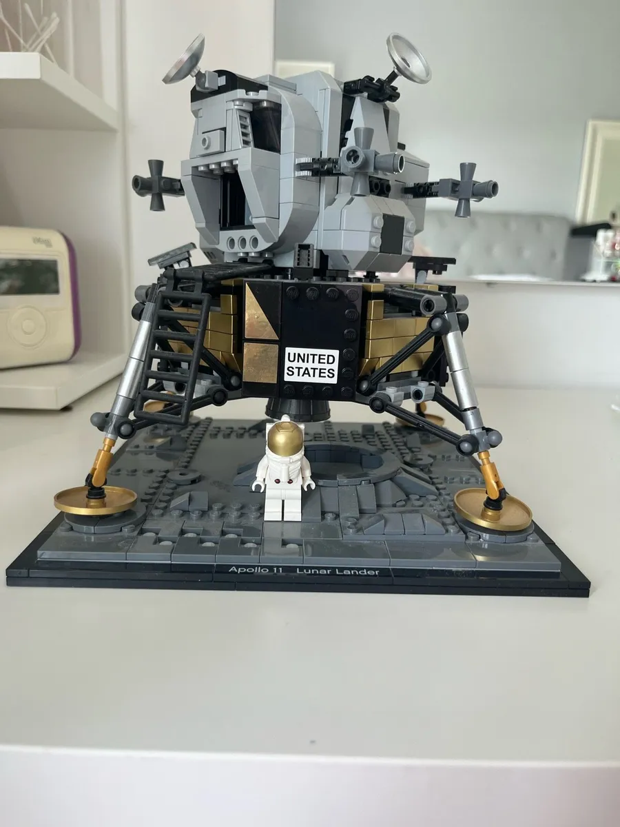 Lego NASA Apollo 11 Lunar Lander - Image 1