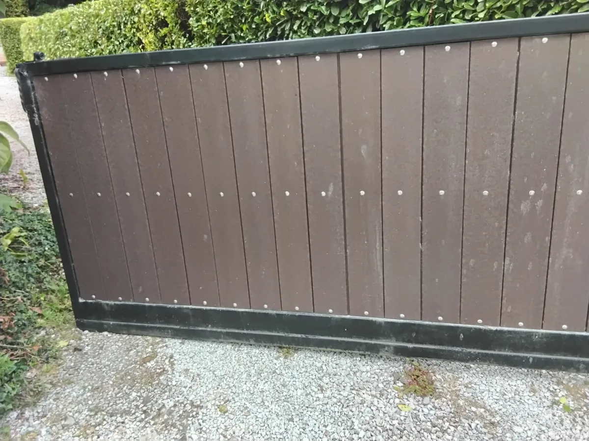 Gate - Image 4