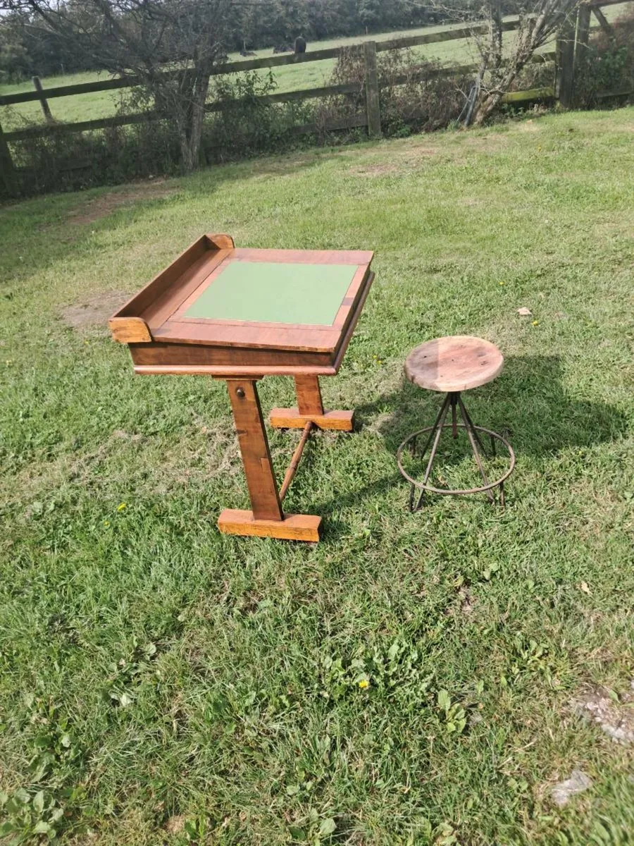 Hardwood desk and swivel seat - Image 1