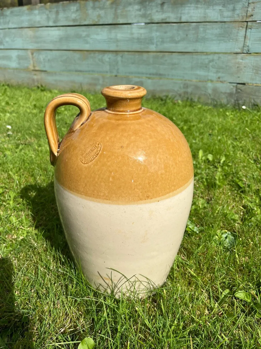 Caledonian pottery Rutherglen whisky pot - Image 2