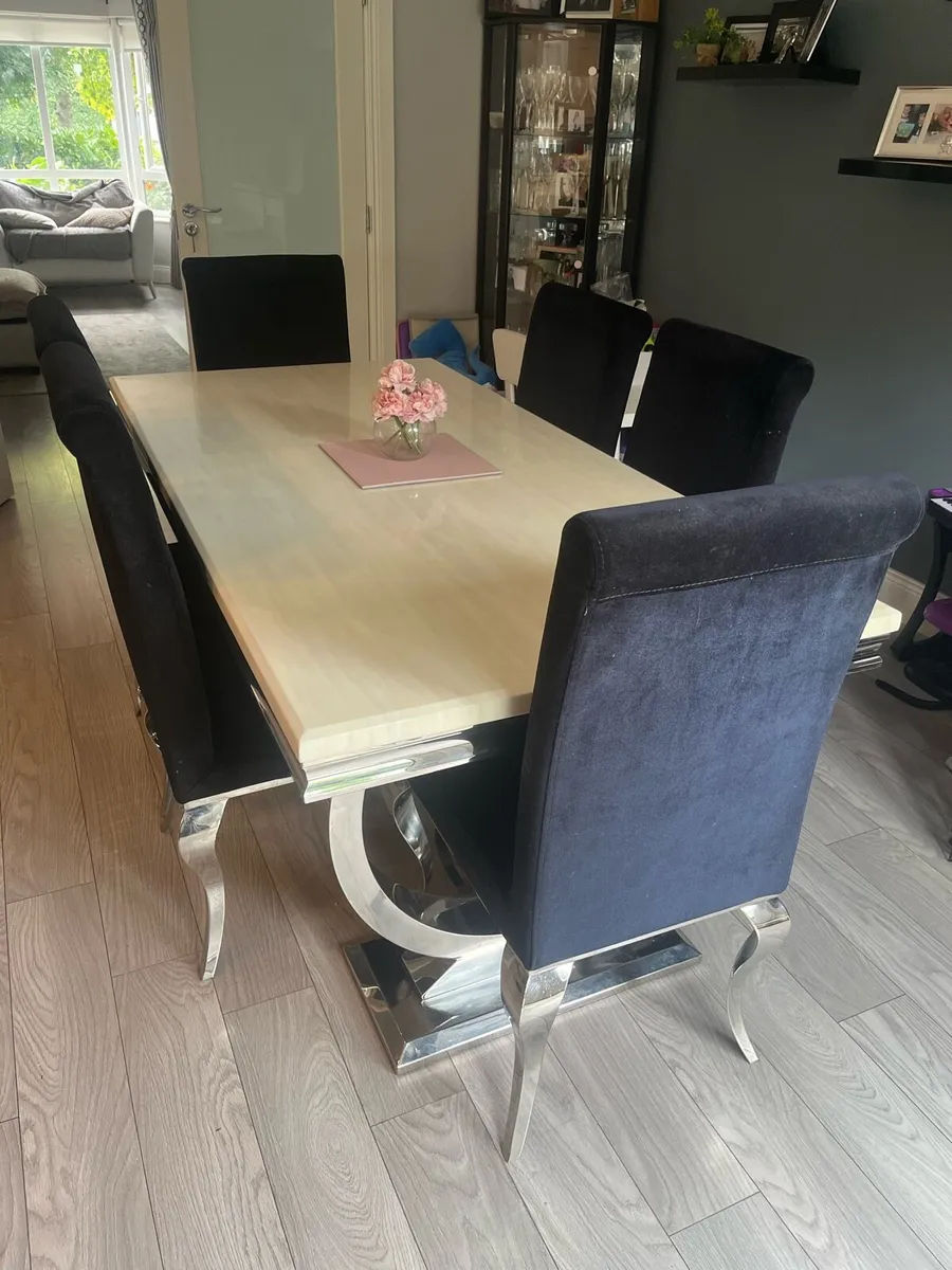 Dining room table & chairs - Image 2