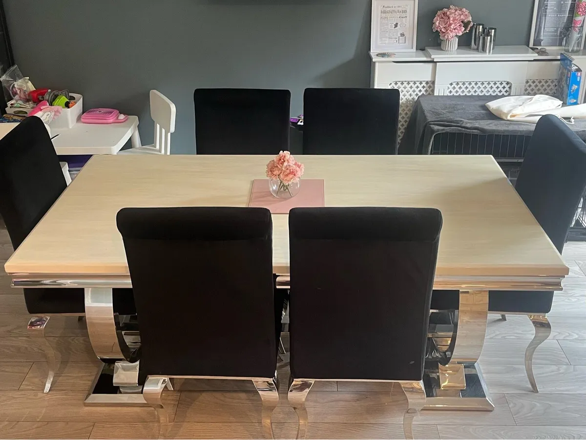 Dining room table & chairs - Image 3