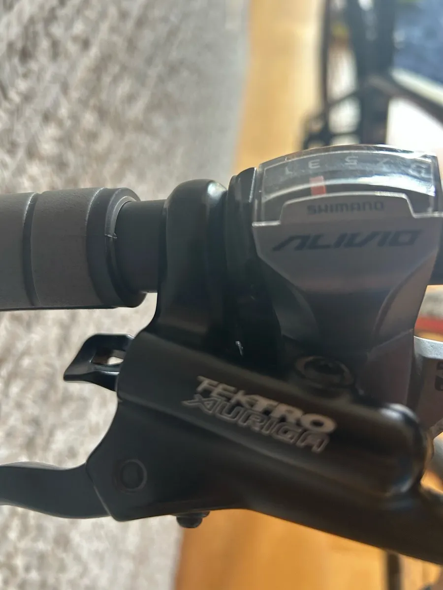 Devron Urbio hybrid bike - medium - Image 2