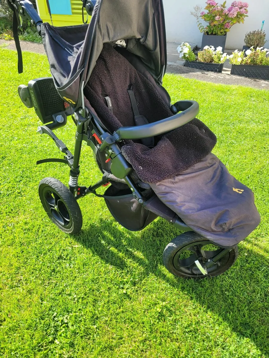Out N About Nipper Single - Image 1