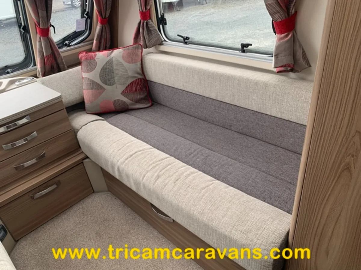 2017 Swift Challenger 590/6, Fixed Bunks - Image 3