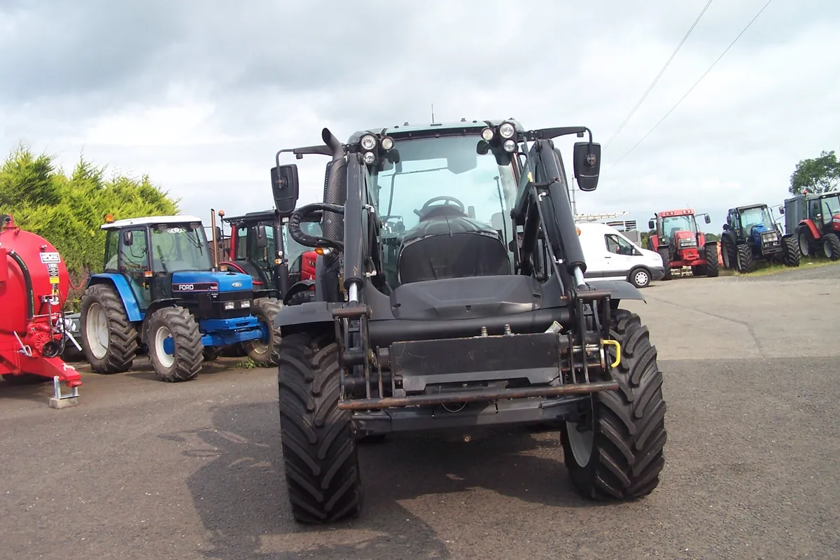 2018 Valtra N124 c/w Valtra G5 Loader - Image 3