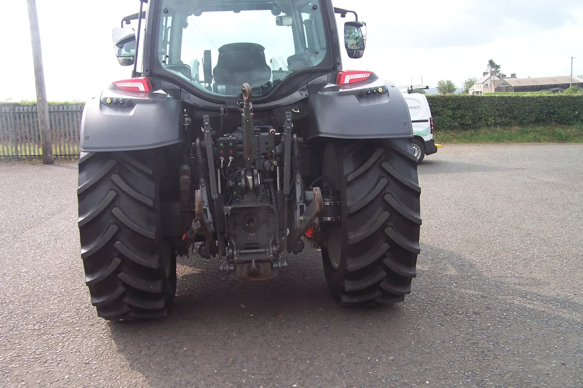 2018 Valtra N124 c/w Valtra G5 Loader - Image 4