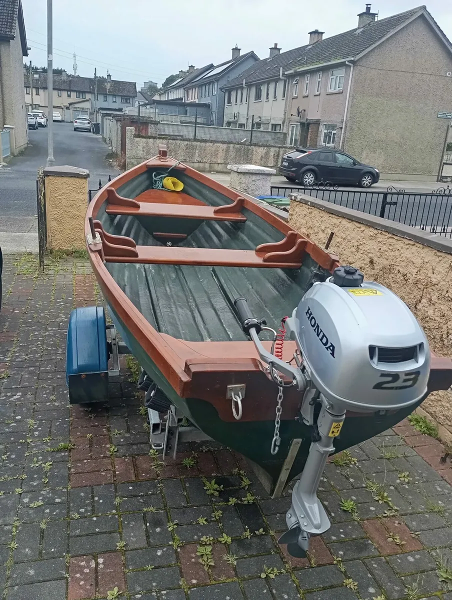13 foot sheelan boat and new engine - Image 1