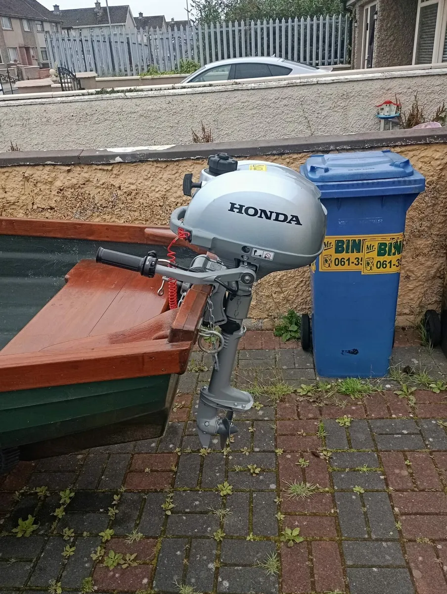 13 foot sheelan boat and new engine - Image 3