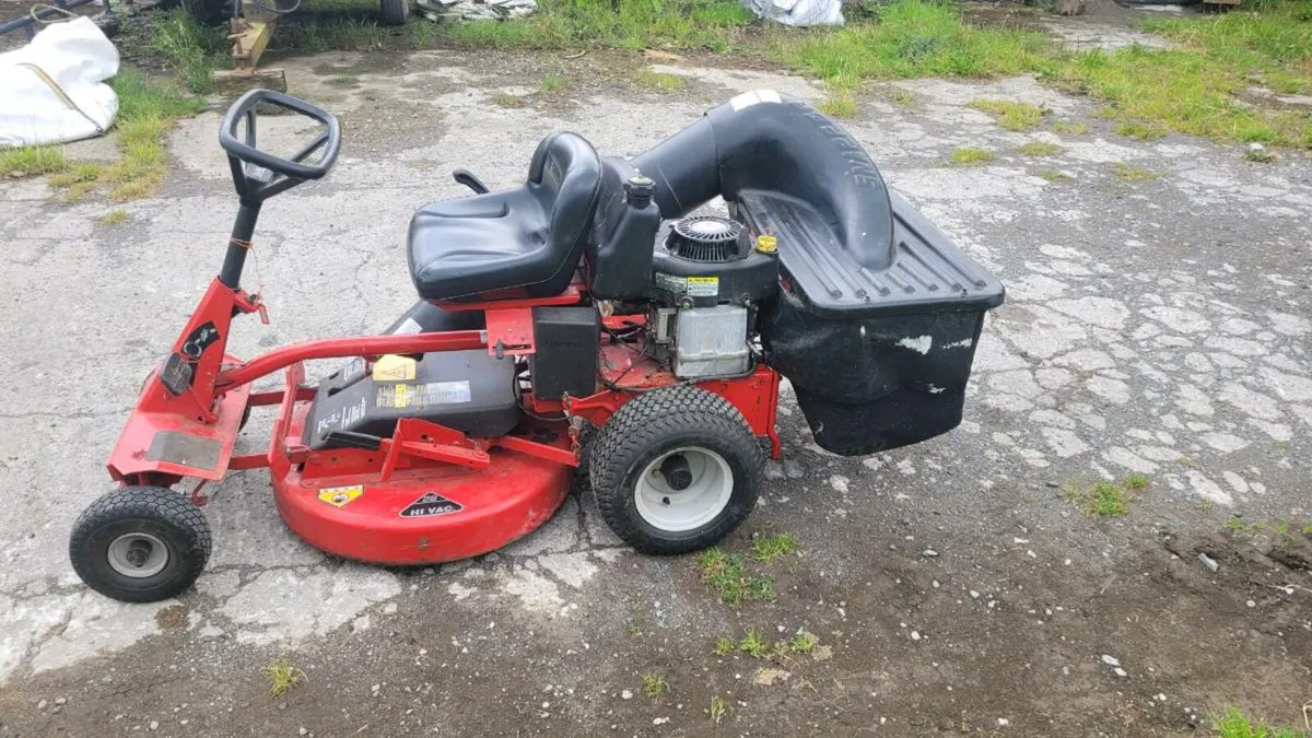 Snapper ride on lawnmower - Image 3