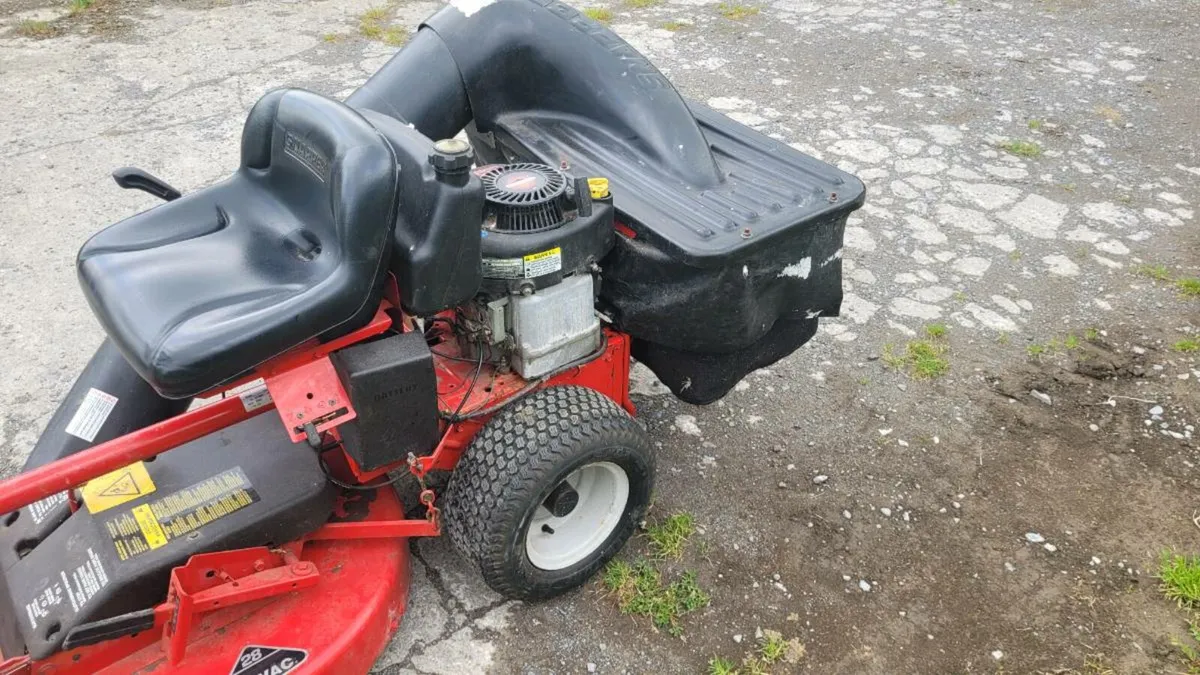 Snapper ride on lawnmower - Image 4