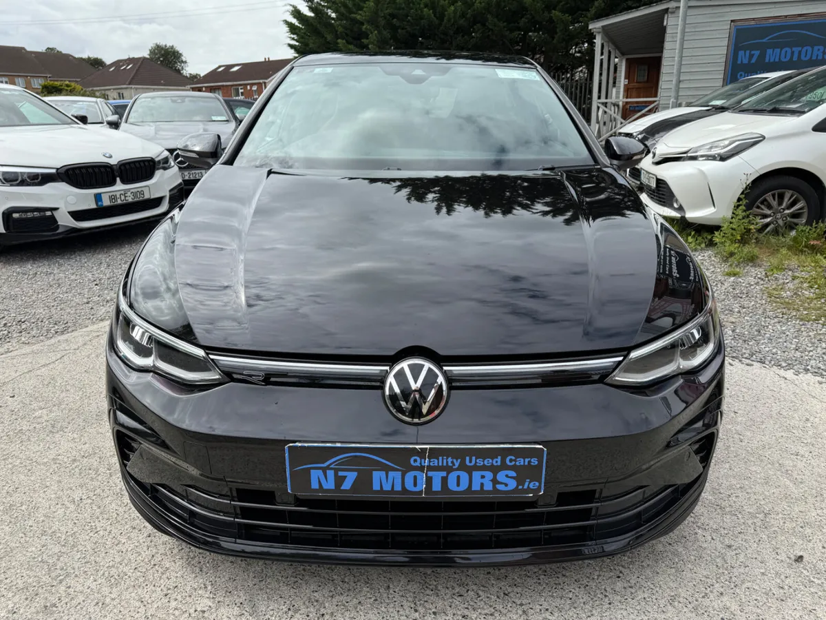 2022 Volkswagen Golf  1.5 R-LINE - Image 3