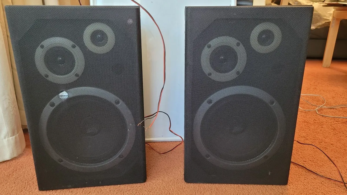 Stereo speakers Pioneer 100w x2, 8 Ohm - Image 1