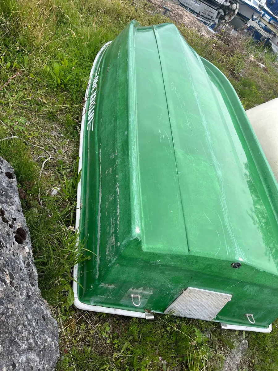 Dinghy and outboard engine - Image 3