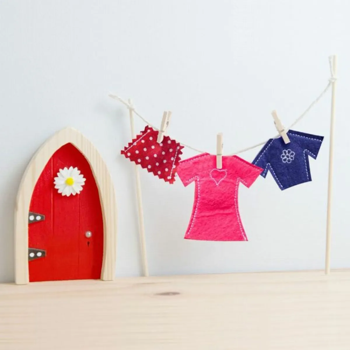 The Irish Fairy Door Female Washing Line Playset - Image 2