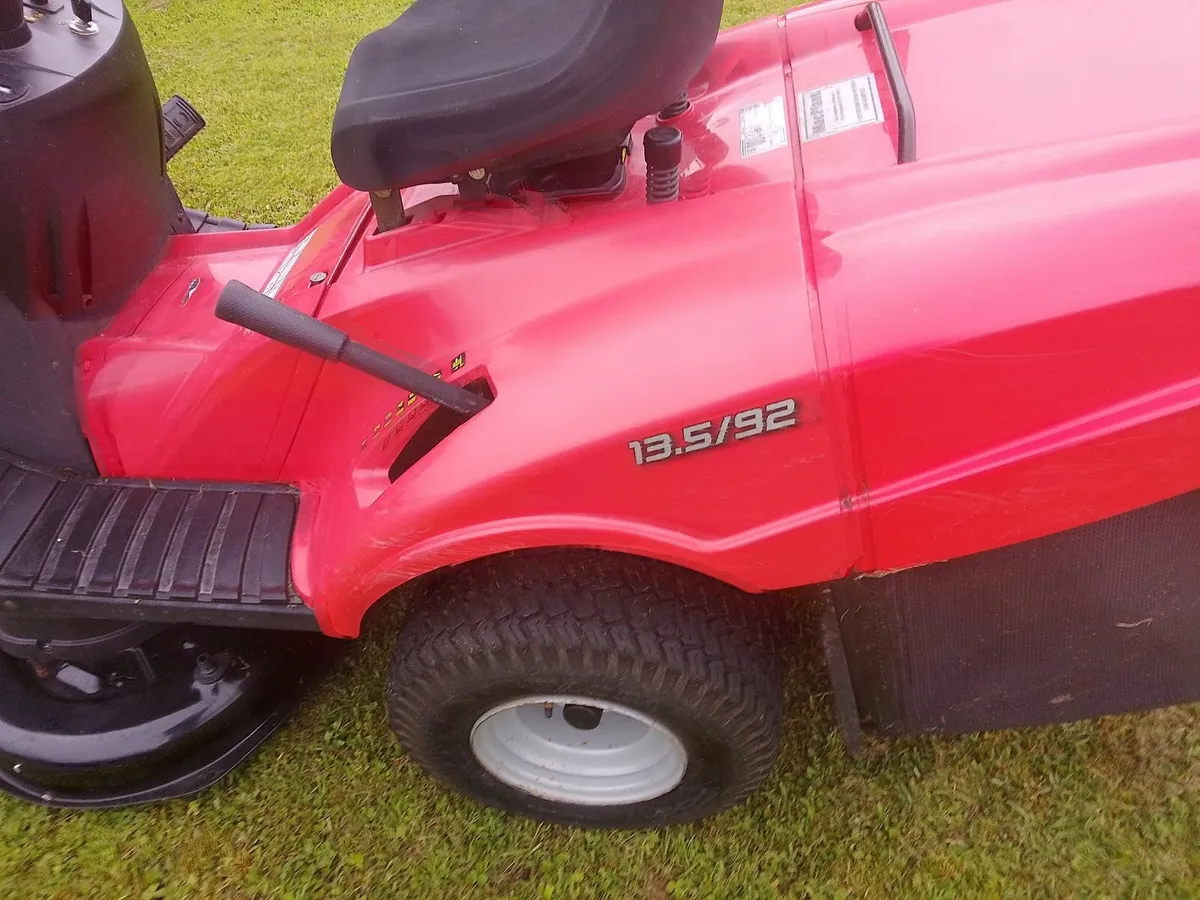 Ride on lawnmower - Image 3