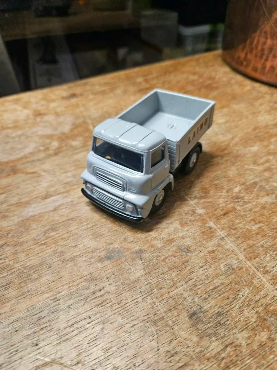 Corgi Code3 Tipper Truck 1.50 - Image 1
