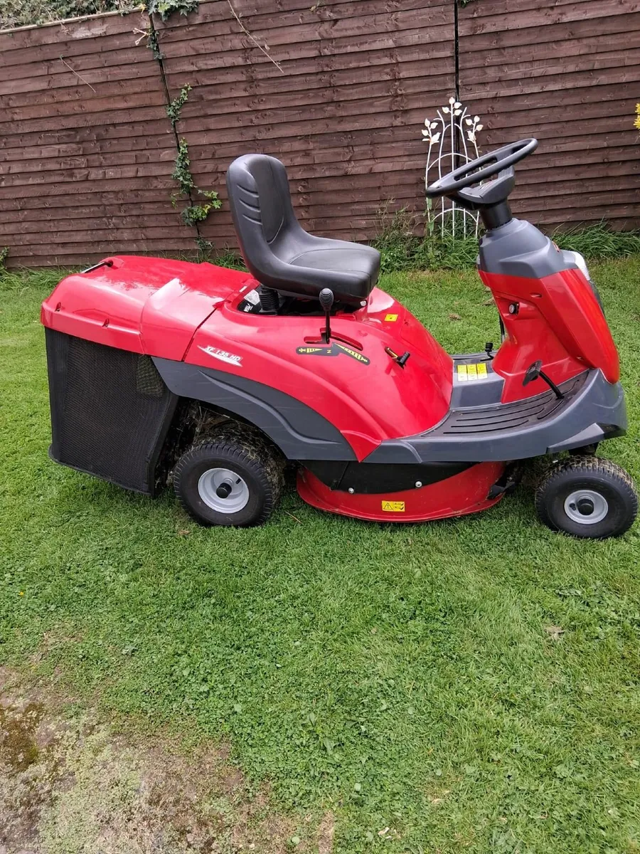 Ride on lawnmower - Image 2
