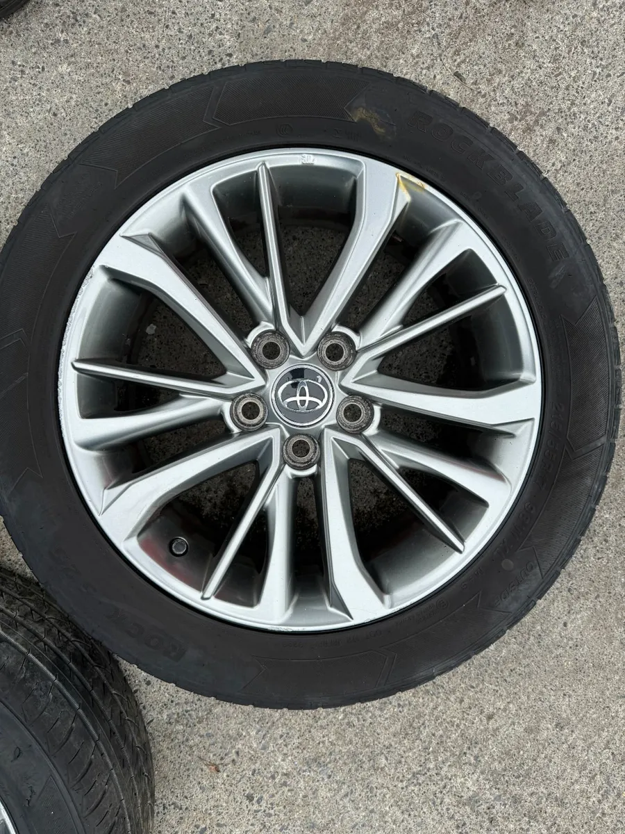 TOYOTA AVENSIS 17" ALLOY WHEELS - Image 2