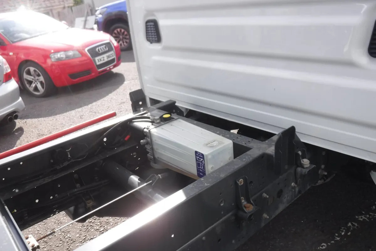 Iveco 35-140 2022 dropside tipper 10765 miles . - Image 4