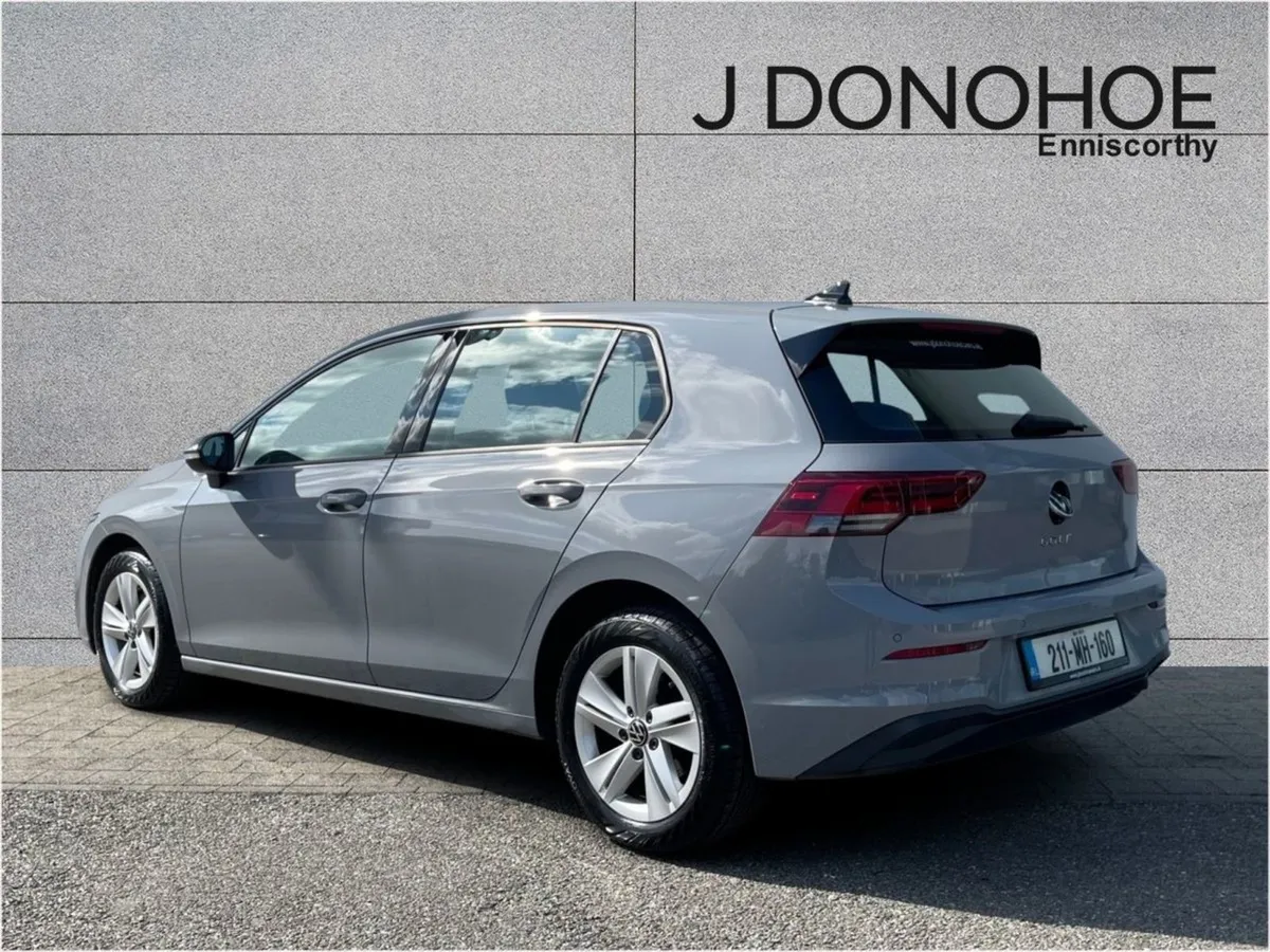 Volkswagen Golf 2.0 TDI Life New Model - Image 3
