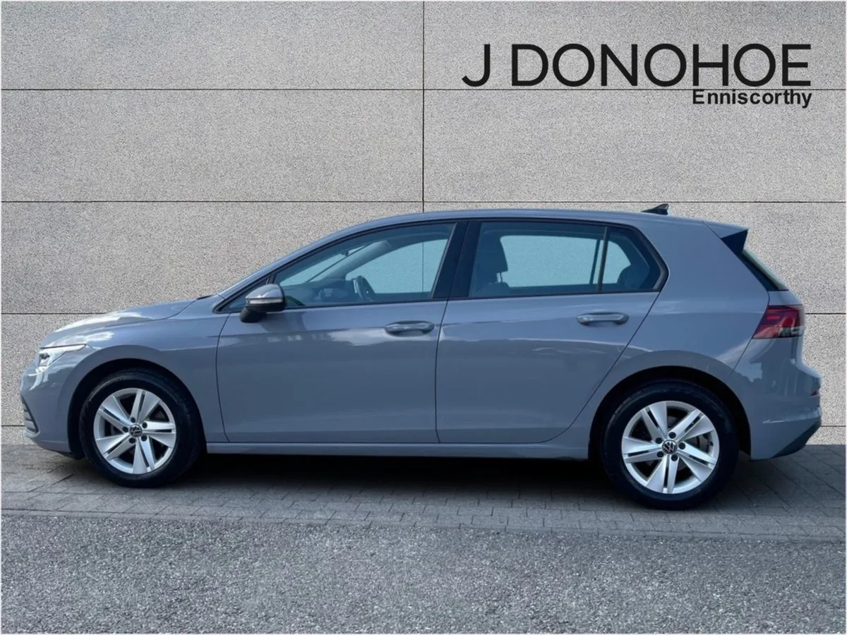 Volkswagen Golf 2.0 TDI Life New Model - Image 4