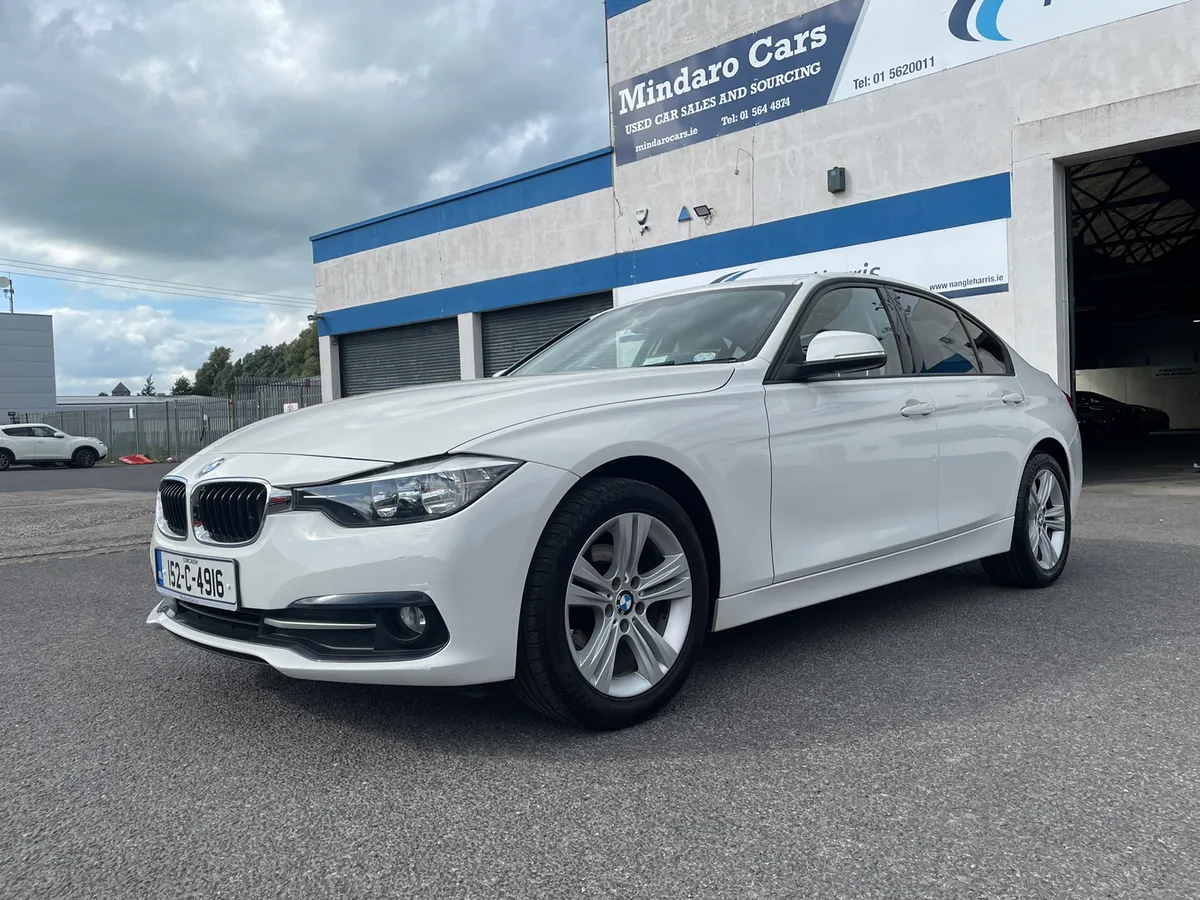 BMW 3-Series 2015//SPORT//LOW MILEAGE - Image 2