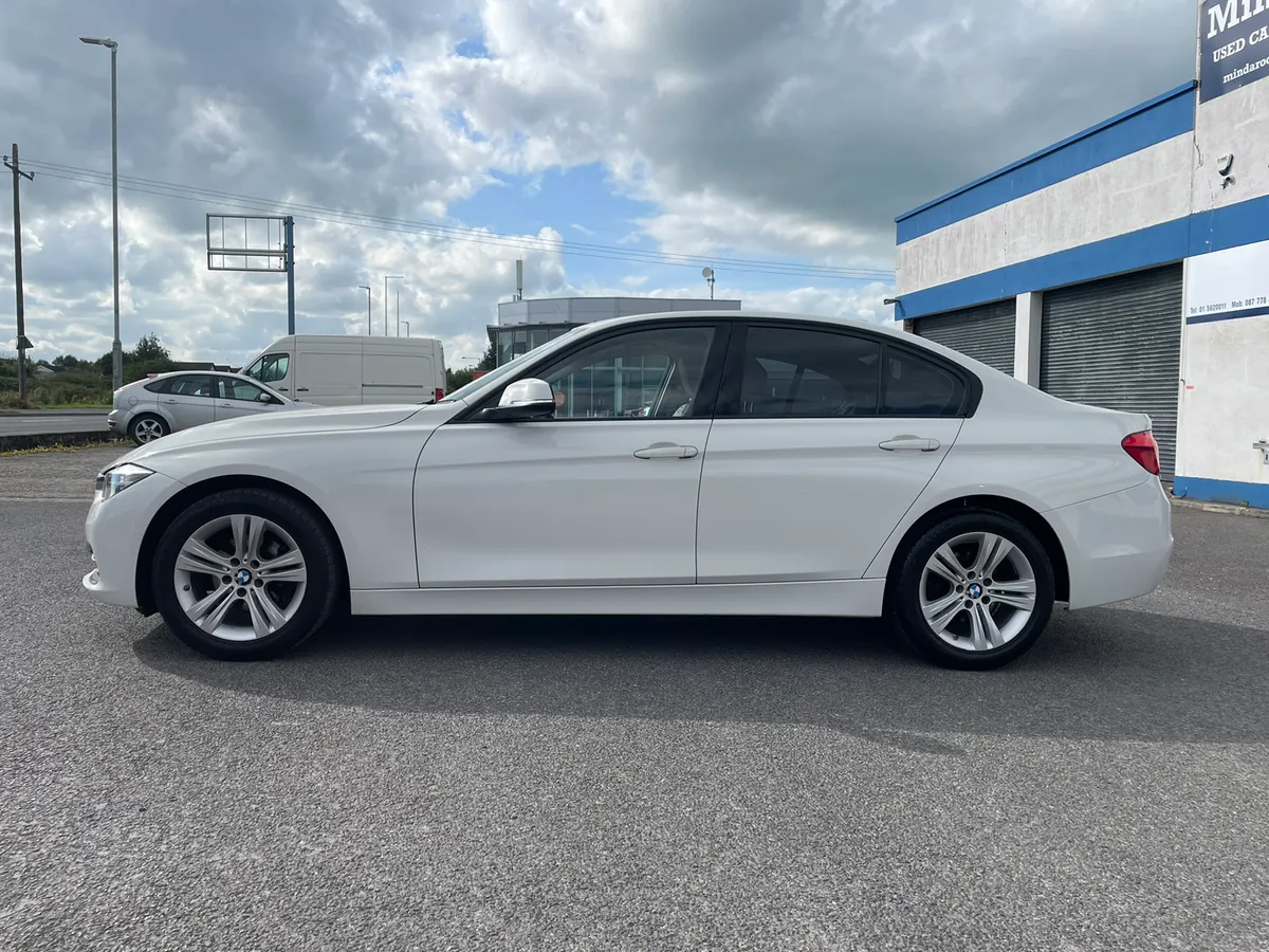 BMW 3-Series 2015//SPORT//LOW MILEAGE - Image 3